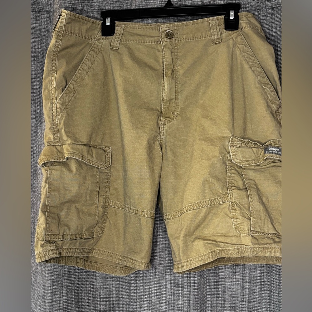 Wrangler Men's Khaki Cargo Shorts‎